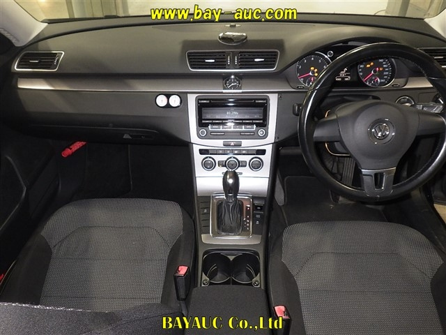 VOLKSWAGEN PASSAT VARIANT 2012