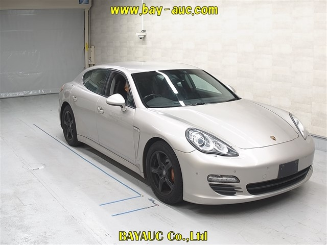 PORSCHE PANAMERA 2012