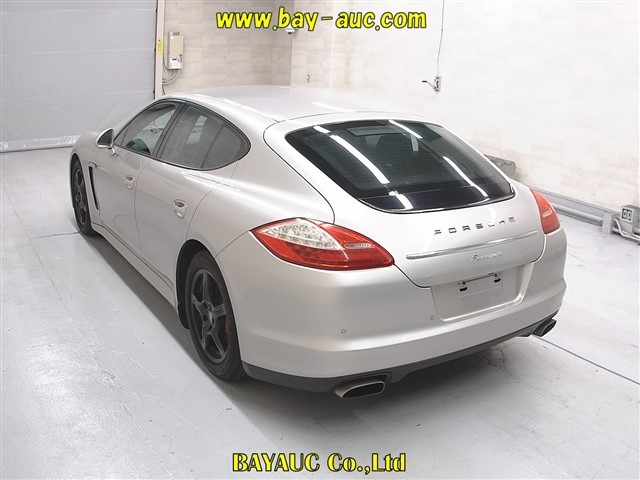 PORSCHE PANAMERA 2012