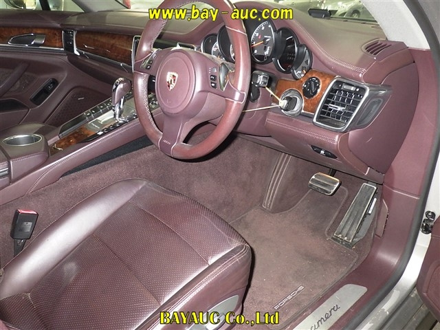 PORSCHE PANAMERA 2012