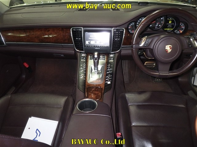 PORSCHE PANAMERA 2012
