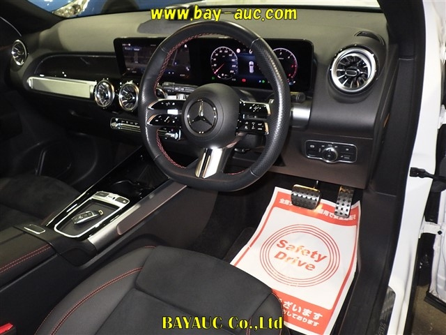 MERCEDES BENZ GLB 2024