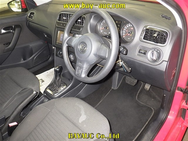 VOLKSWAGEN POLO 2011