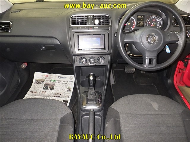 VOLKSWAGEN POLO 2011