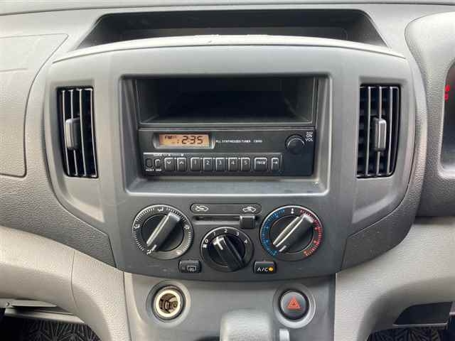 NISSAN NV200 2011