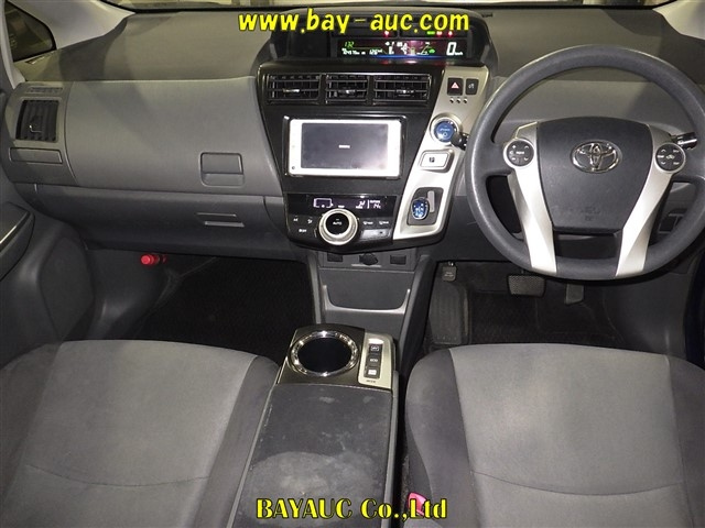 TOYOTA PRIUS ALPHA 2014