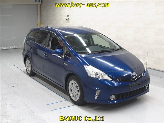 TOYOTA PRIUS ALPHA 2014