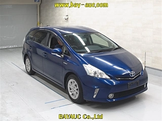 TOYOTA PRIUS ALPHA 2014