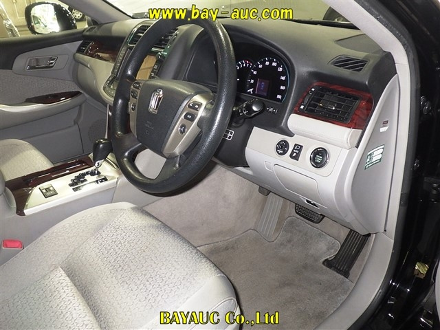 TOYOTA CROWN 2013