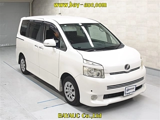 TOYOTA VOXY 2009