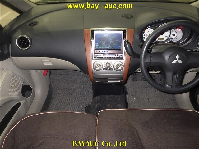 MITSUBISHI COLT PLUS 2009