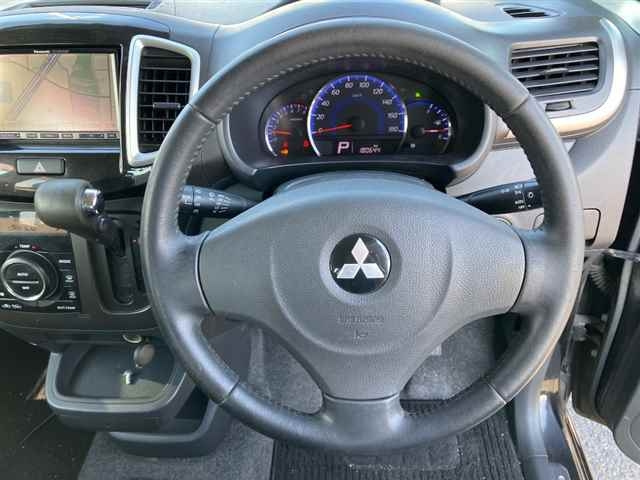 MITSUBISHI DELICA D2 2011