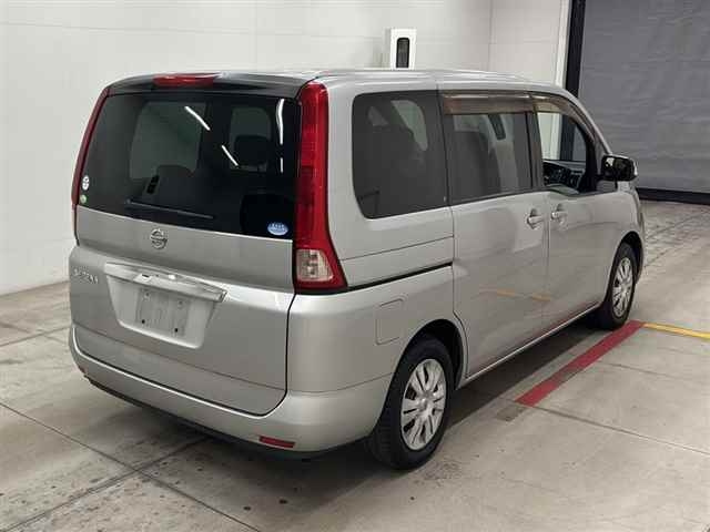 NISSAN SERENA 2010