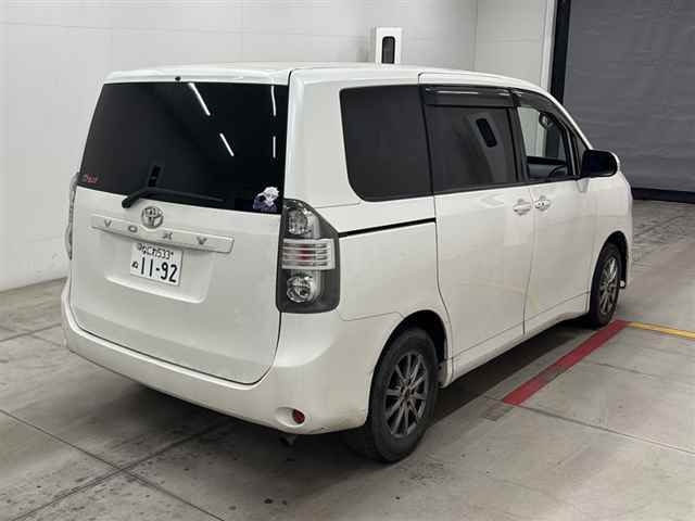 TOYOTA VOXY 2008