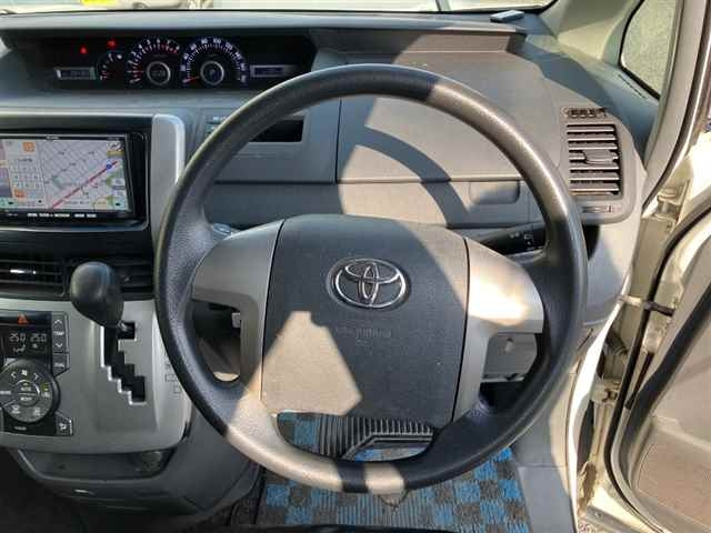 TOYOTA VOXY 2008