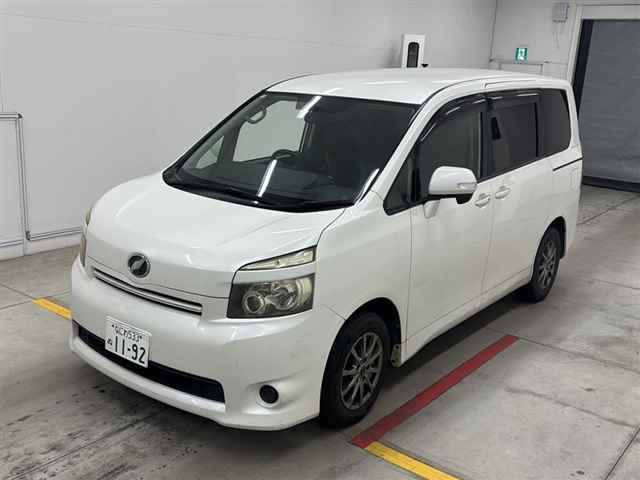 TOYOTA VOXY 2008