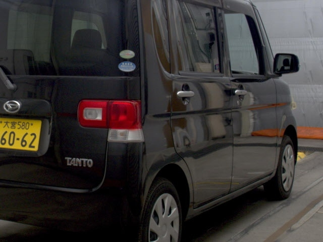 DAIHATSU TANTO 2011