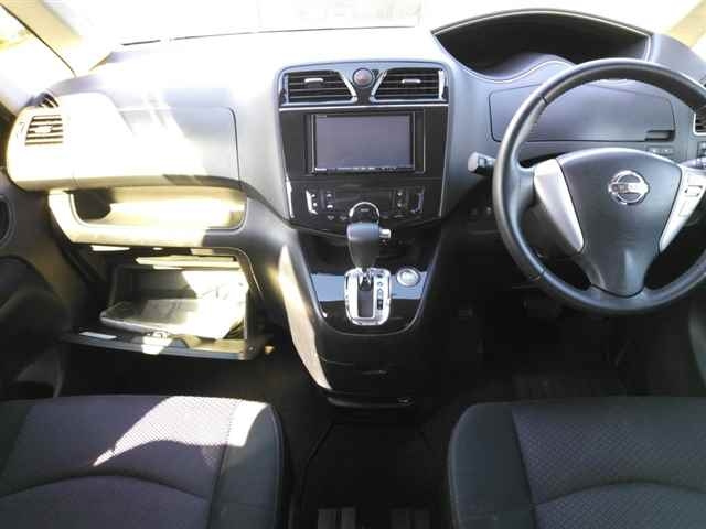 NISSAN SERENA 2012