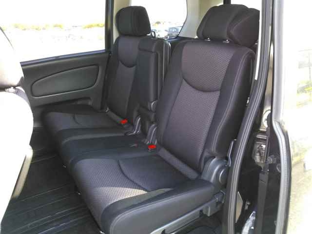 NISSAN SERENA 2012