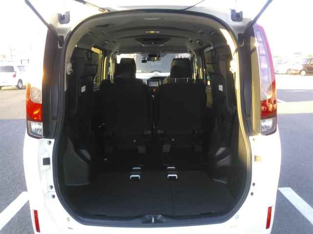 TOYOTA NOAH 2016