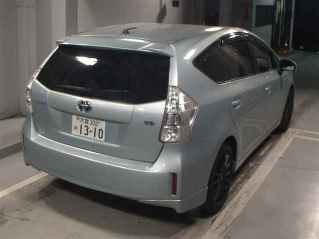 TOYOTA PRIUS ALPHA 2011