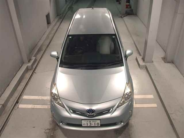 TOYOTA PRIUS ALPHA 2011