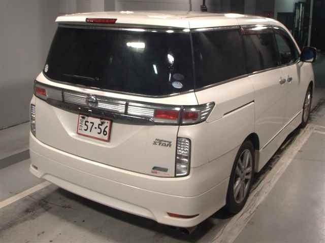 NISSAN ELGRAND 2010