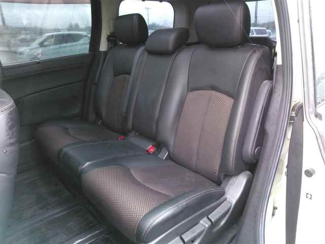 NISSAN ELGRAND 2010