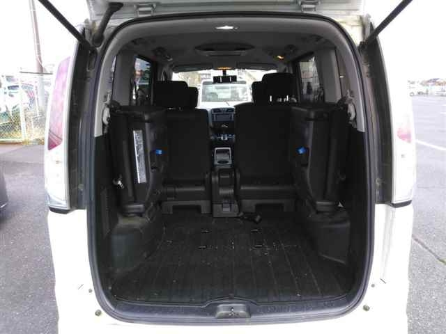 NISSAN SERENA 2010