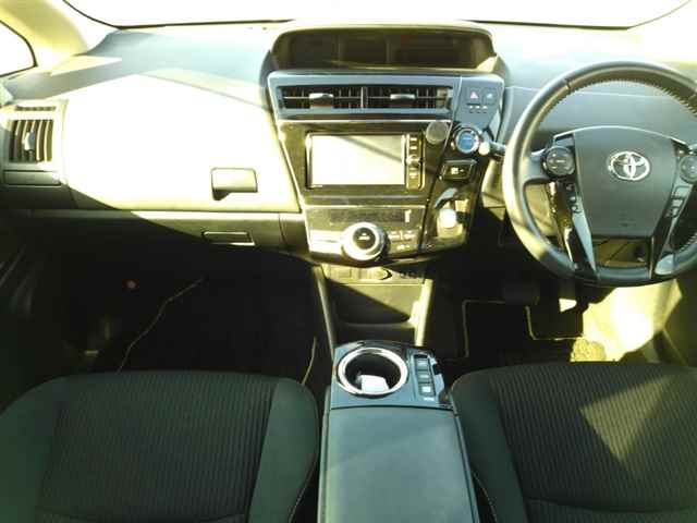 TOYOTA PRIUS ALPHA 2018