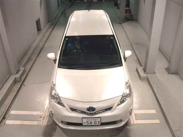 TOYOTA PRIUS ALPHA 2014