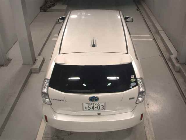 TOYOTA PRIUS ALPHA 2014