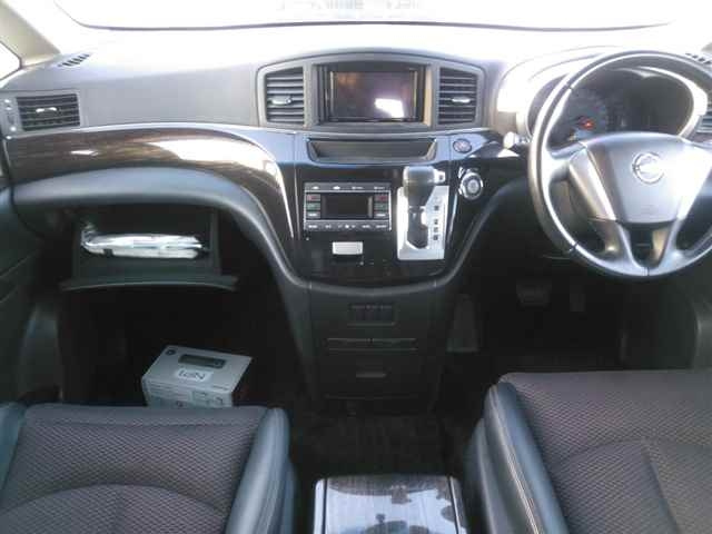 NISSAN ELGRAND 2011