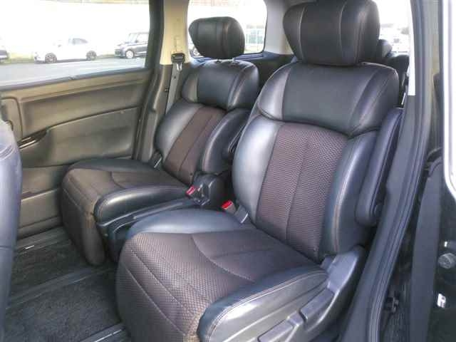 NISSAN ELGRAND 2011