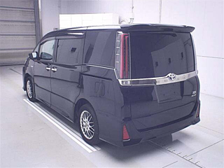 TOYOTA NOAH 2018