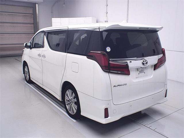 TOYOTA ALPHARD 2022