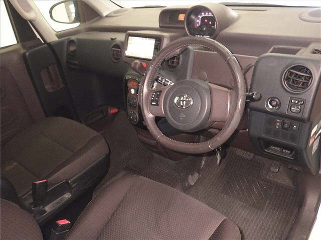 TOYOTA PORTE 2015