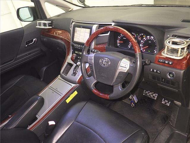 TOYOTA VELLFIRE 2009