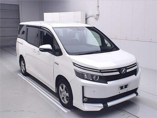 TOYOTA VOXY 2015