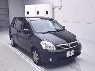 TOYOTA RAUM 2010
