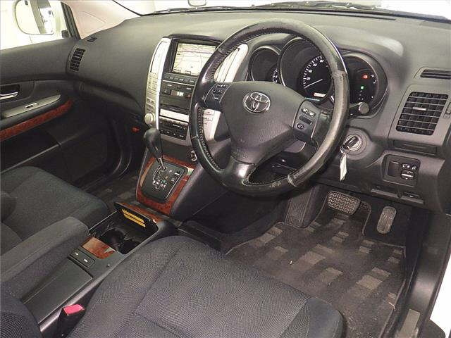 TOYOTA HARRIER 2010
