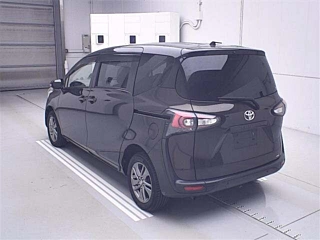 TOYOTA SIENTA 2018