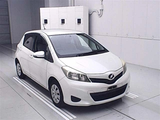 TOYOTA VITZ 2011