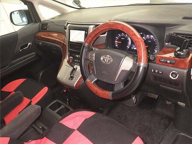 TOYOTA VELLFIRE 2010