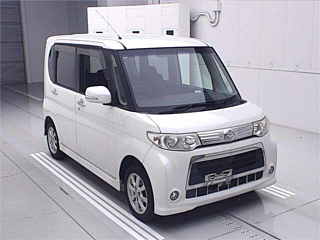 DAIHATSU TANTO 2011