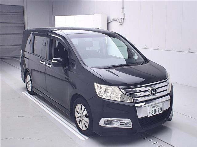 HONDA STEP WAGON 2011
