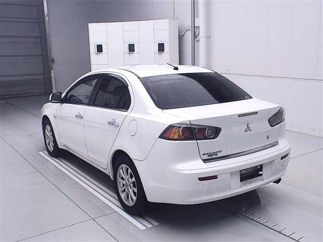 MITSUBISHI GALANT FORTIS 2011
