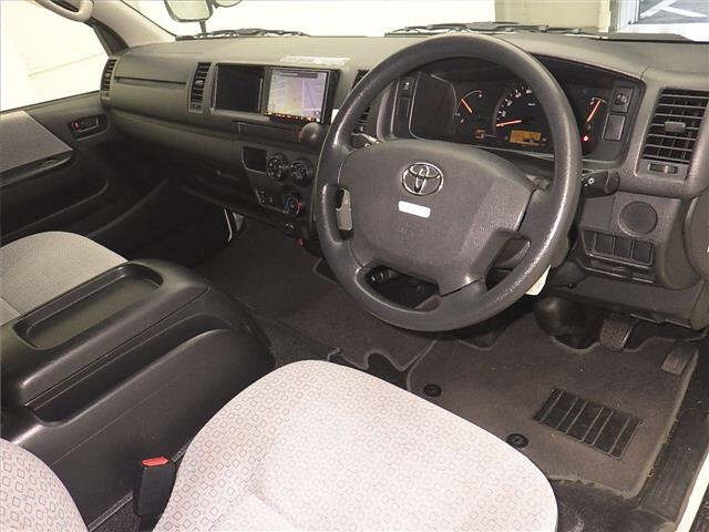 TOYOTA HIACE 2019