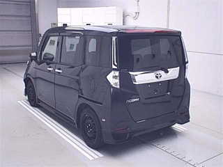 TOYOTA ROOMY 2022