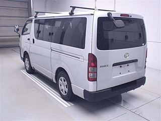 TOYOTA HIACE VAN 2011